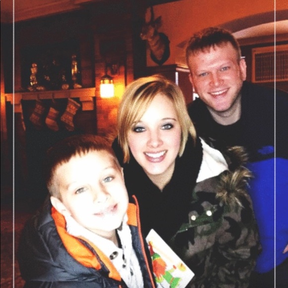 Meet your Posher, Ashley - Picture 2 of 3